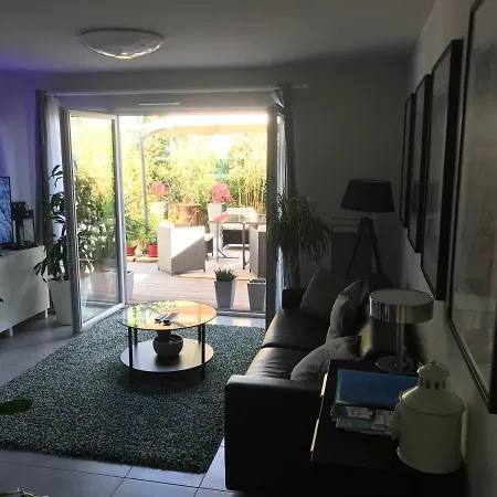 Marcenac 45 M2, Jardin, Parking, Wifi, Netflix *