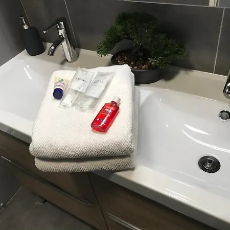 Marcenac 45 M2, Jardin, Parking, Wifi, Netflix Apartment *