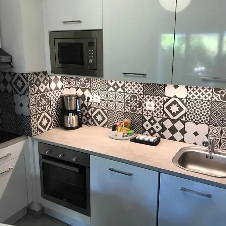Marcenac 45 M2, Jardin, Parking, Wifi, Netflix *
